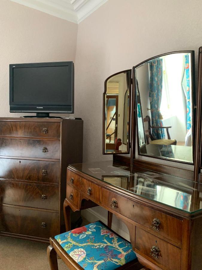 Leven House Bed And Breakfast Кріфф Екстер'єр фото
