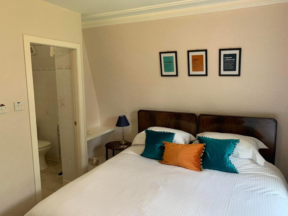 Leven House Bed And Breakfast Кріфф Екстер'єр фото