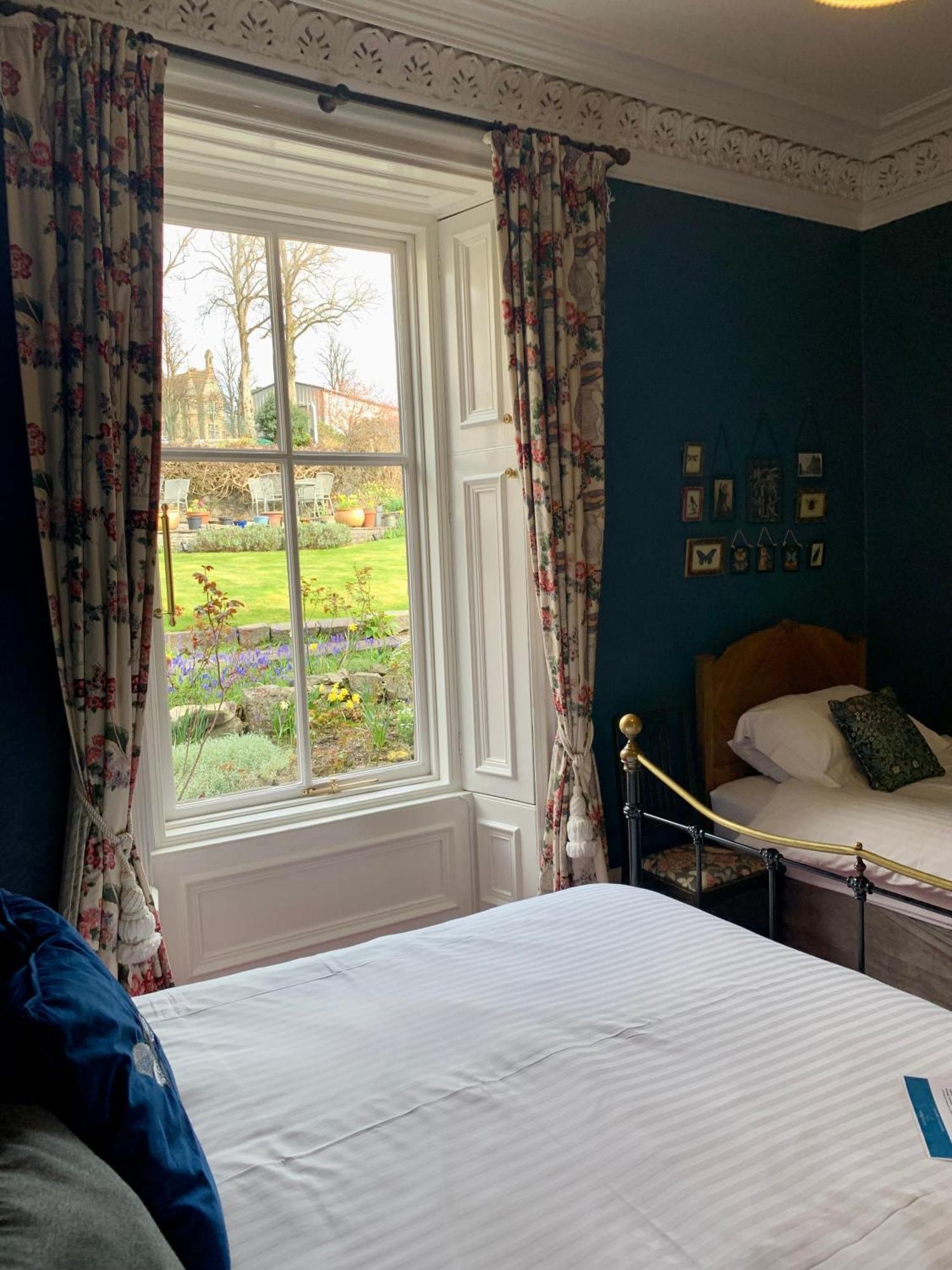 Leven House Bed And Breakfast Кріфф Екстер'єр фото