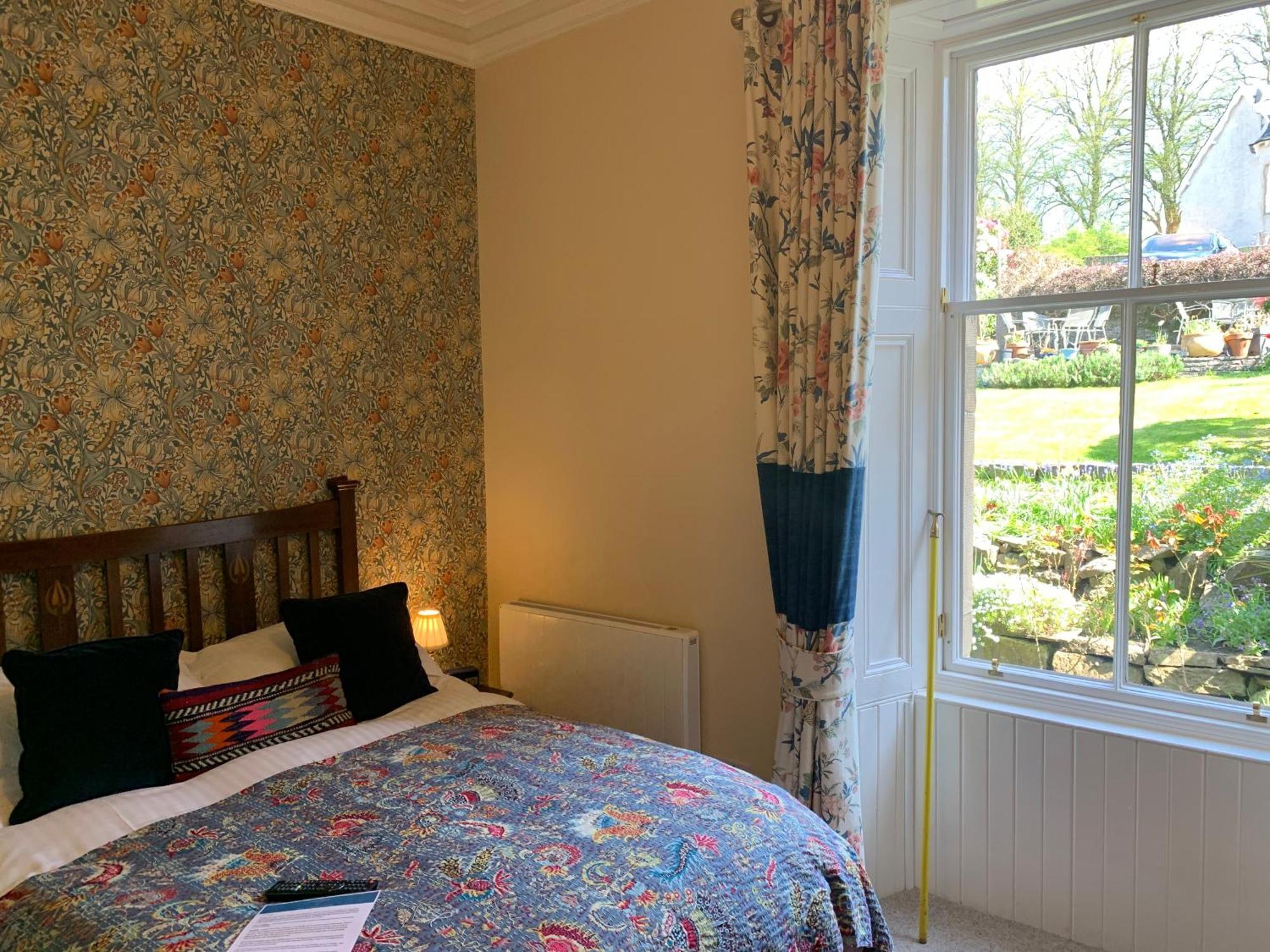 Leven House Bed And Breakfast Кріфф Екстер'єр фото