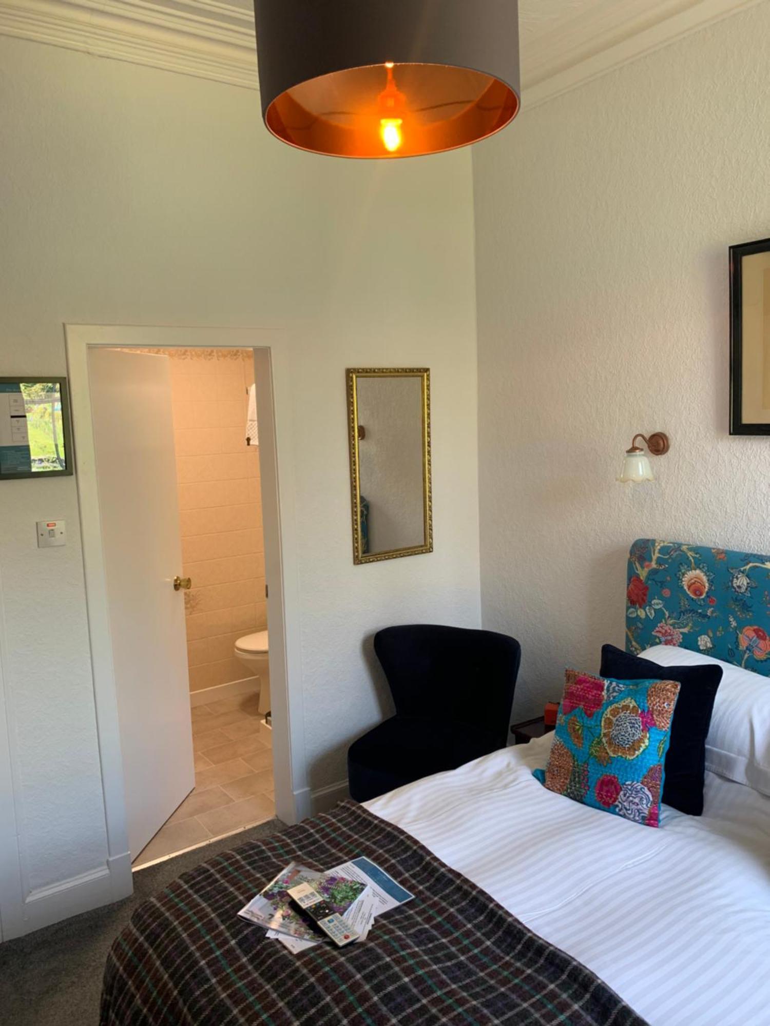 Leven House Bed And Breakfast Кріфф Екстер'єр фото